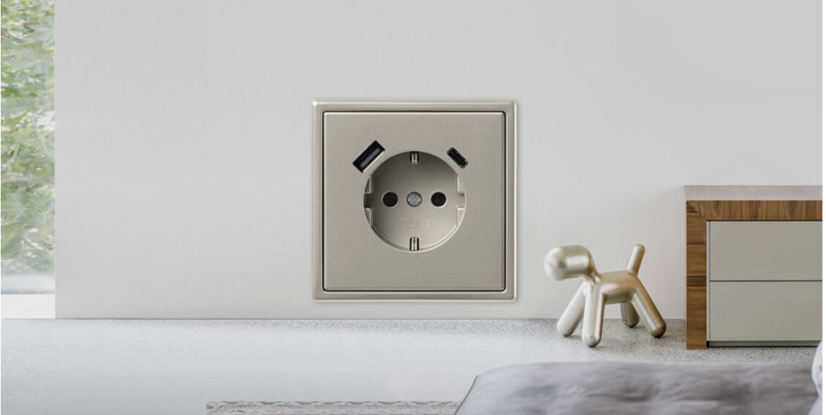 „USB rozetė su integruota jungtimi – praktiškas ir estetiškas sprendimas“