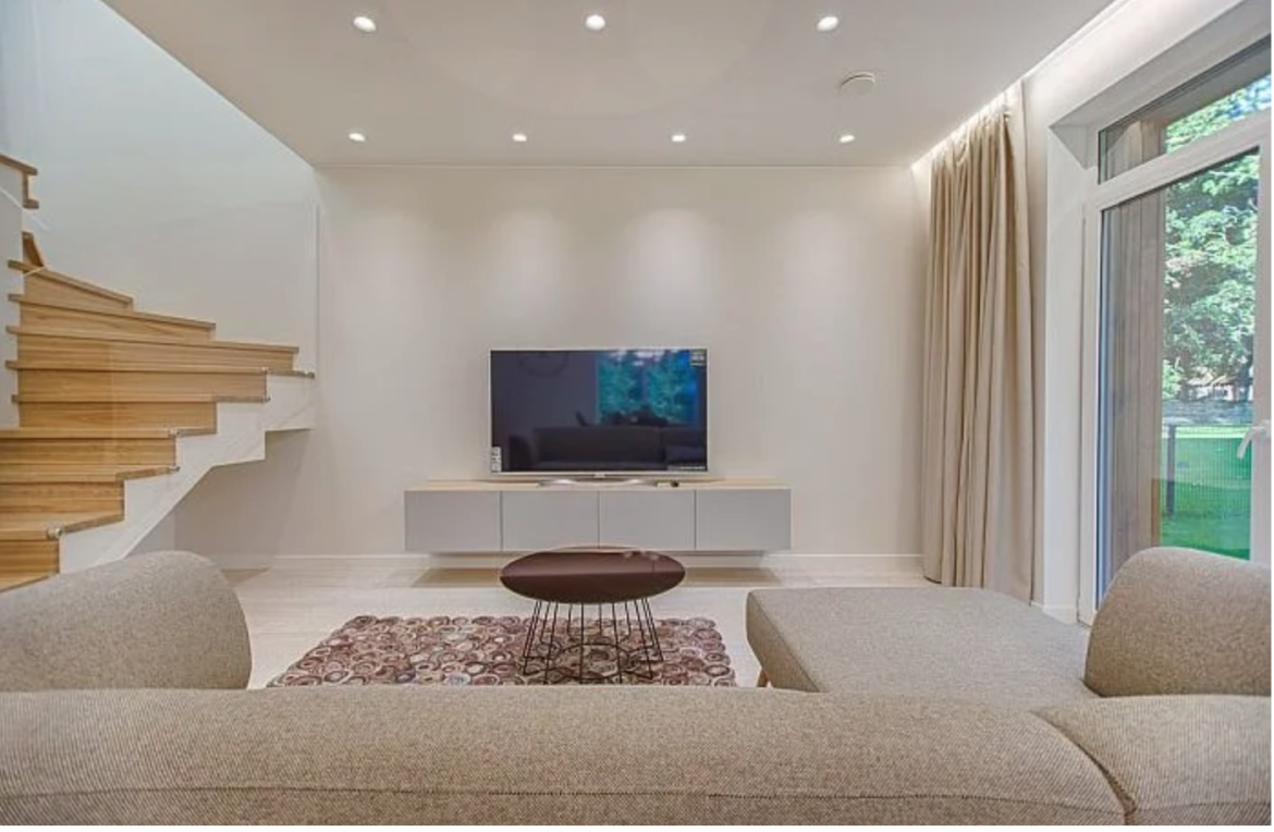 Sieniniai šviestuvai